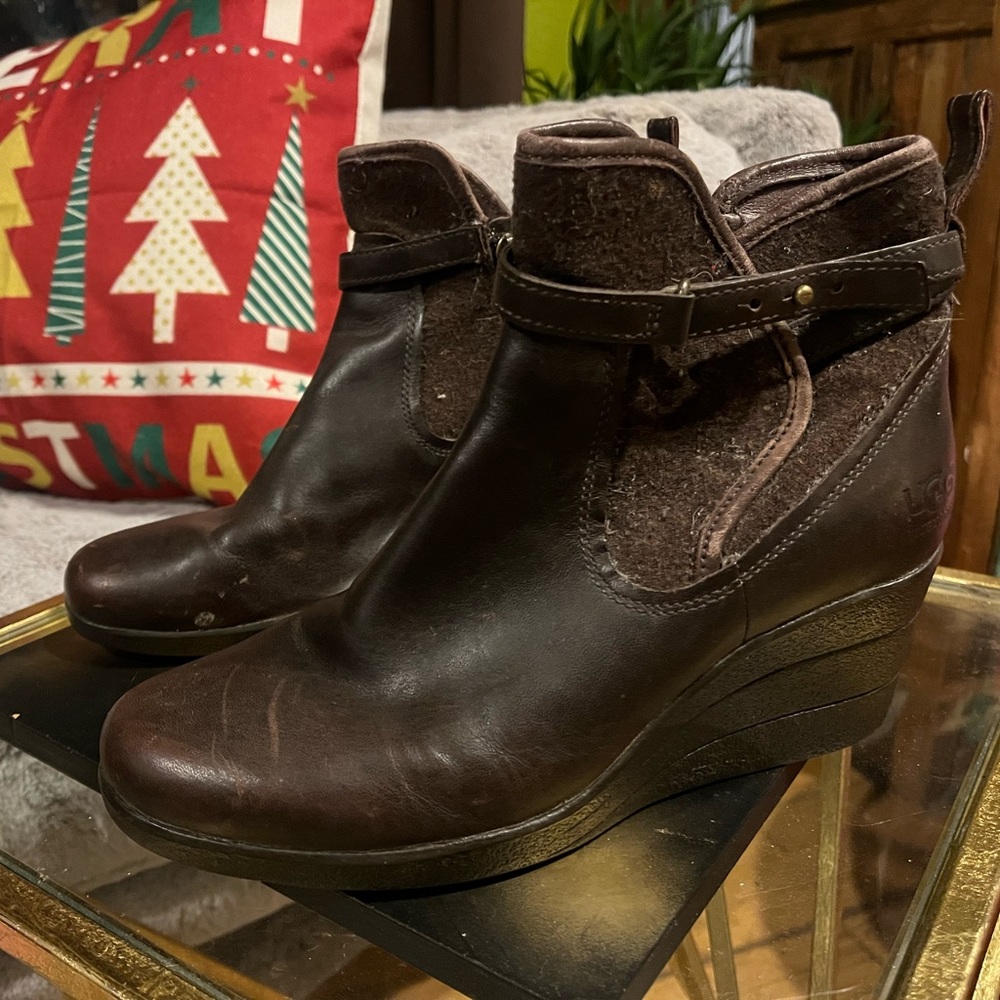 Waterproof UGGs- casual wedge and classy style.